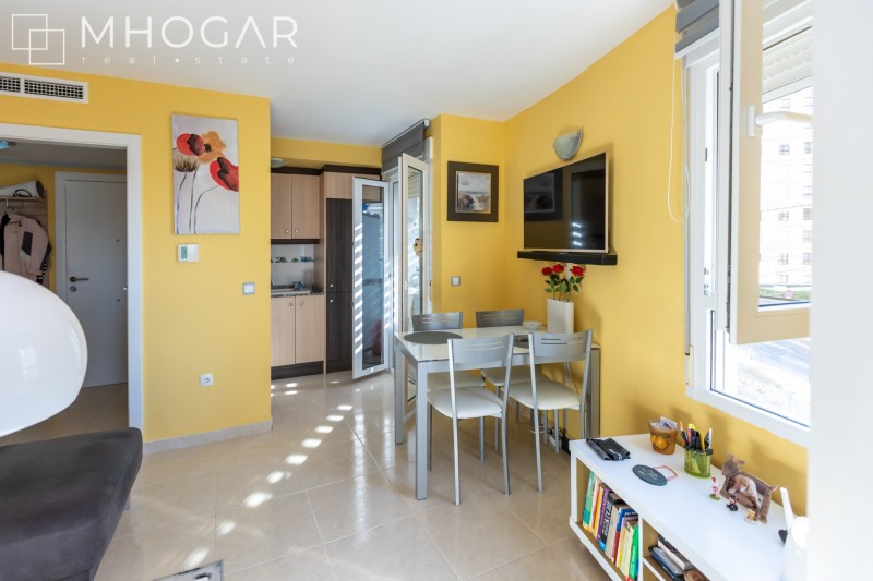 Precioso apartamento con vistas al mar y puerto de Calpe!
